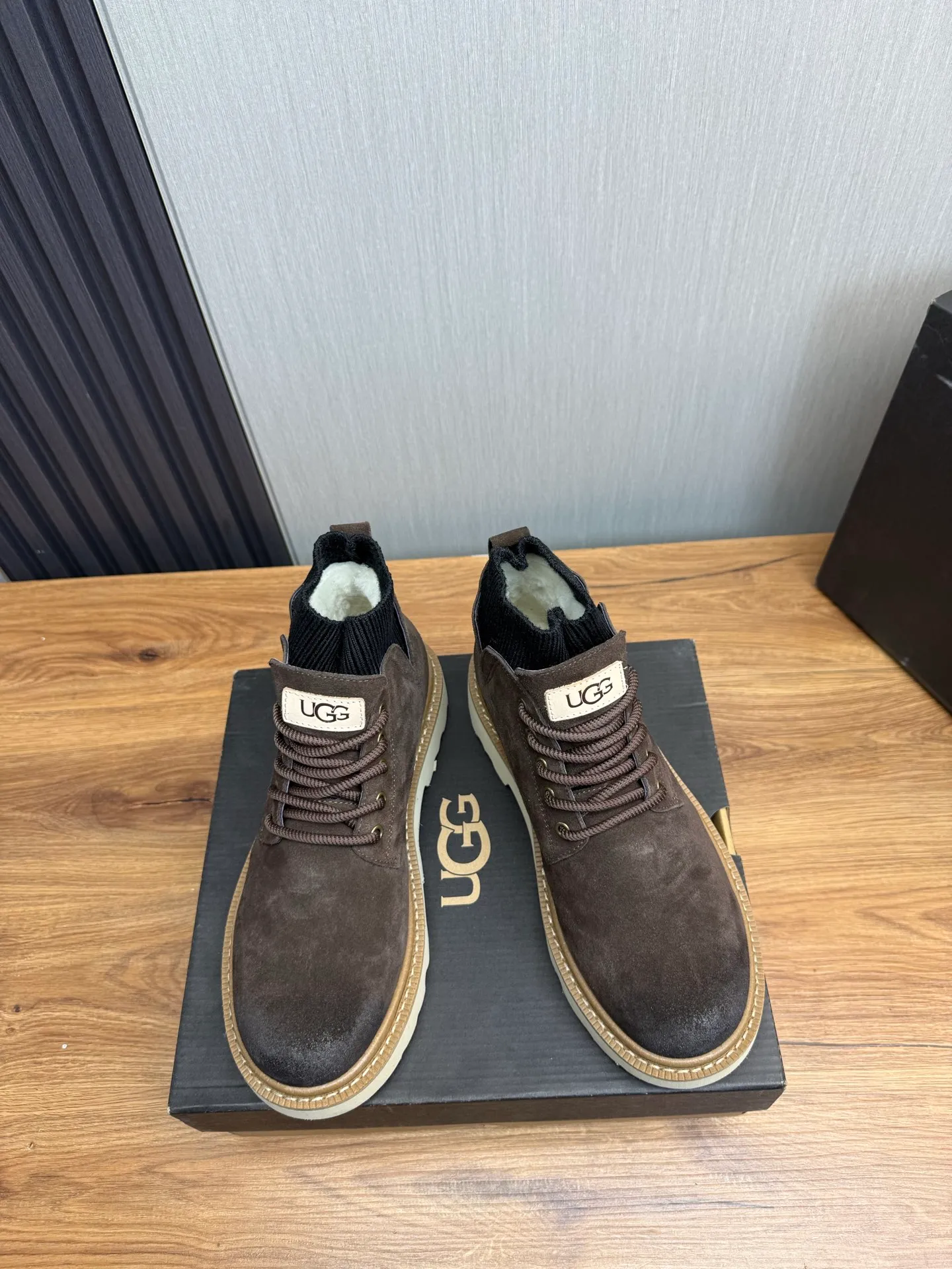 Factory price 640💰 [UGG] Men's hot winter warm boots🐑Simple and fashionable design, cowhide➕comfortable and warm wool lining. Soft and comfortable to wear, good warmth retention, and excellent foot feel. Regular size 38-45